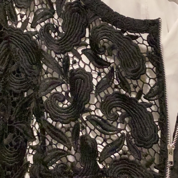 ASOS long sleeve netting/appliqué jacket.  Black size large 14 - Picture 3 of 7